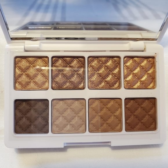 New Eyeshadow Pallette Neutrals & Golds - Picture 2 of 4